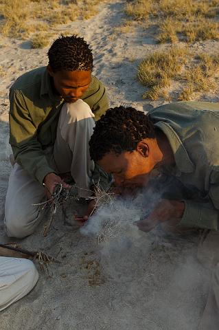 270 Kalahari woestijn, bosjesmannen.jpg